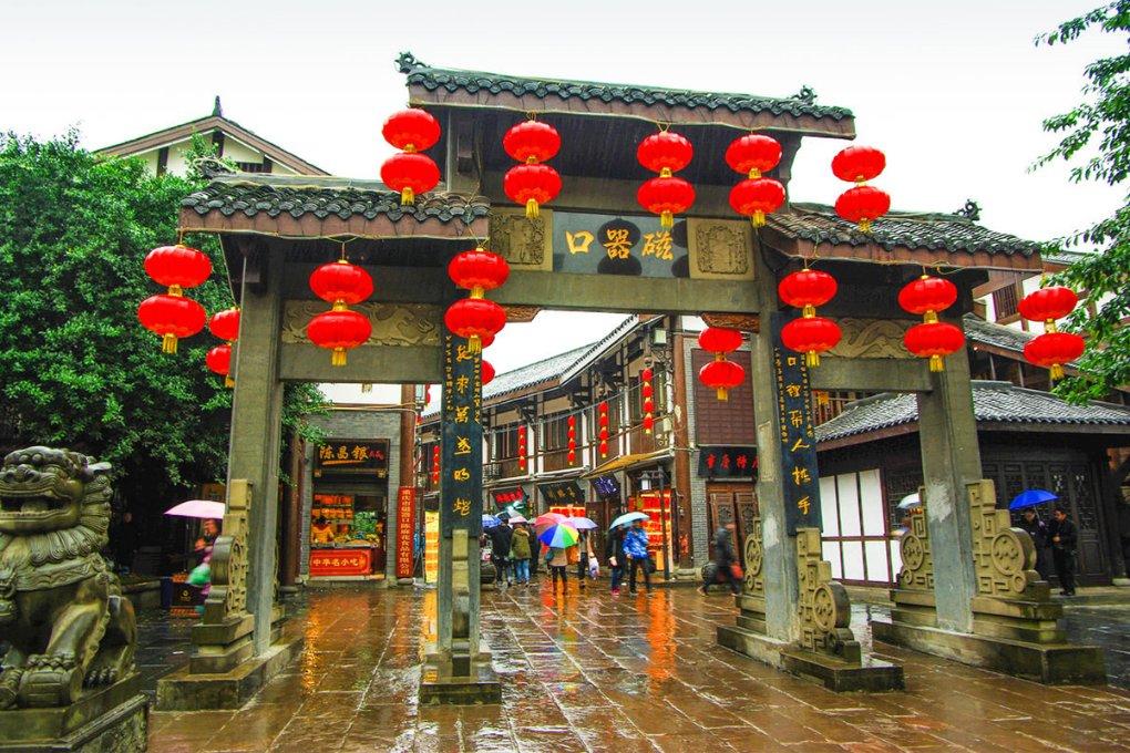 重庆对房产税进行调整：高档住房建筑面积180平方米内免税